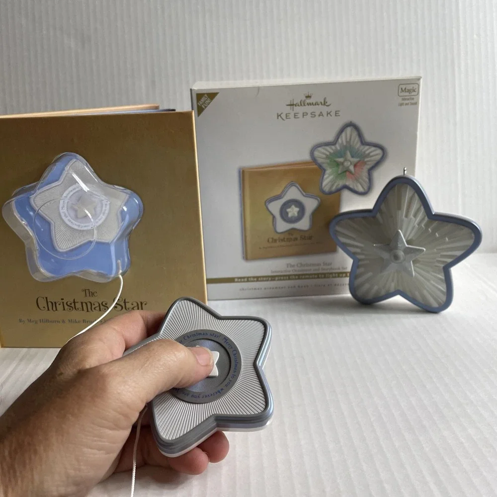 Hallmark KeepSake 2012 The Christmas Star Light Up Remote Ornament Storybook Set